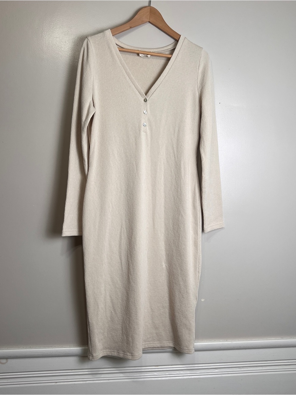 Joyfolie Long Sleeve Midi Beige Textured Knit Dress Size Large, EUC